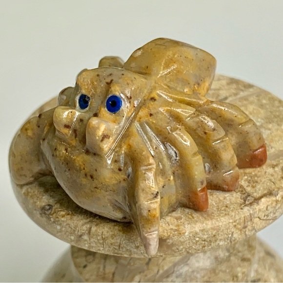 SPIDER Soapstone Figurine MINI Carved Stone Healing Crystal Animal Figure 1.5" - Picture 5 of 11